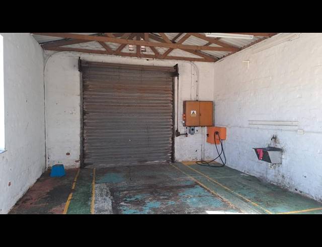 INDUSTRIAL PROPERTY TO RENT IN NORTH END